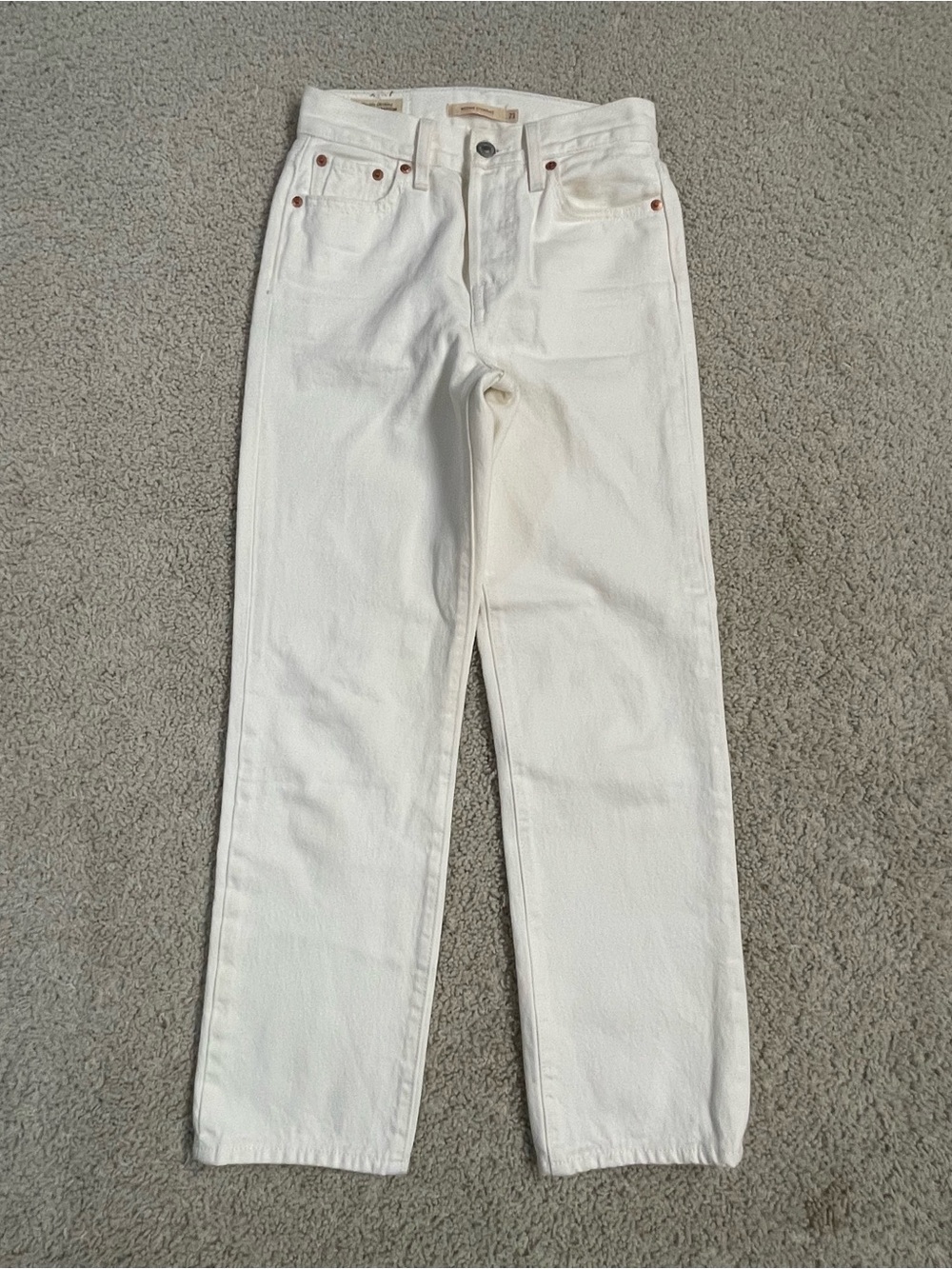 Women's LEVIS PREMIUM White WEDGIE STRAIGHT Leg COTTON Denim JEANS 23